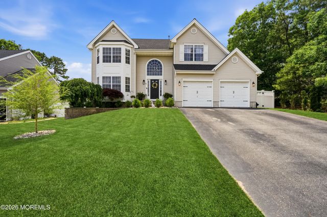 5 Tradewinds Avenue, Barnegat, NJ 08005