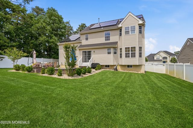5 Tradewinds Avenue, Barnegat, NJ 08005