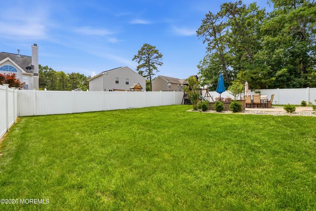 5 Tradewinds Avenue, Barnegat, NJ 08005