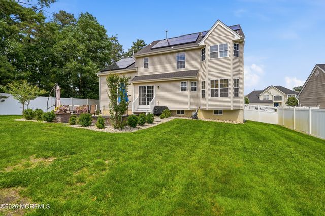 5 Tradewinds Avenue, Barnegat, NJ 08005