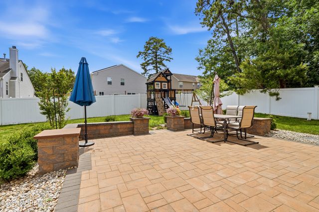 5 Tradewinds Avenue, Barnegat, NJ 08005