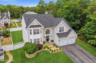 5 Tradewinds Avenue, Barnegat, NJ 08005