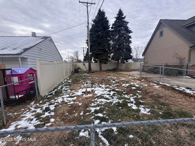 1703 Glenross Boulevard, Oregon, OH 43616