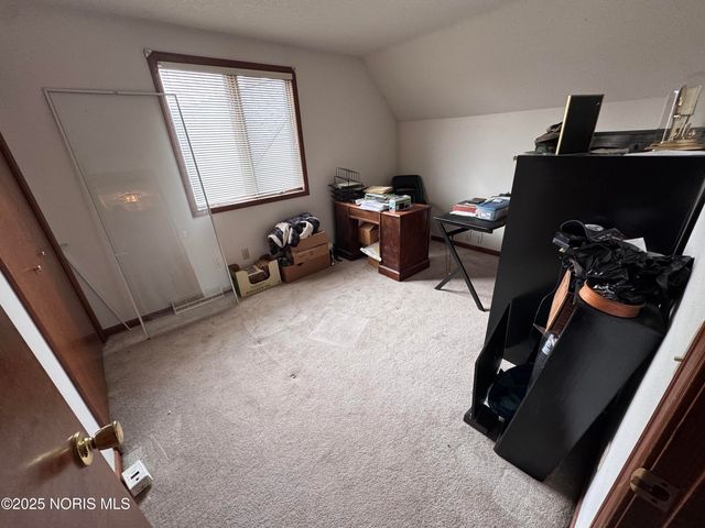 1703 Glenross Boulevard, Oregon, OH 43616