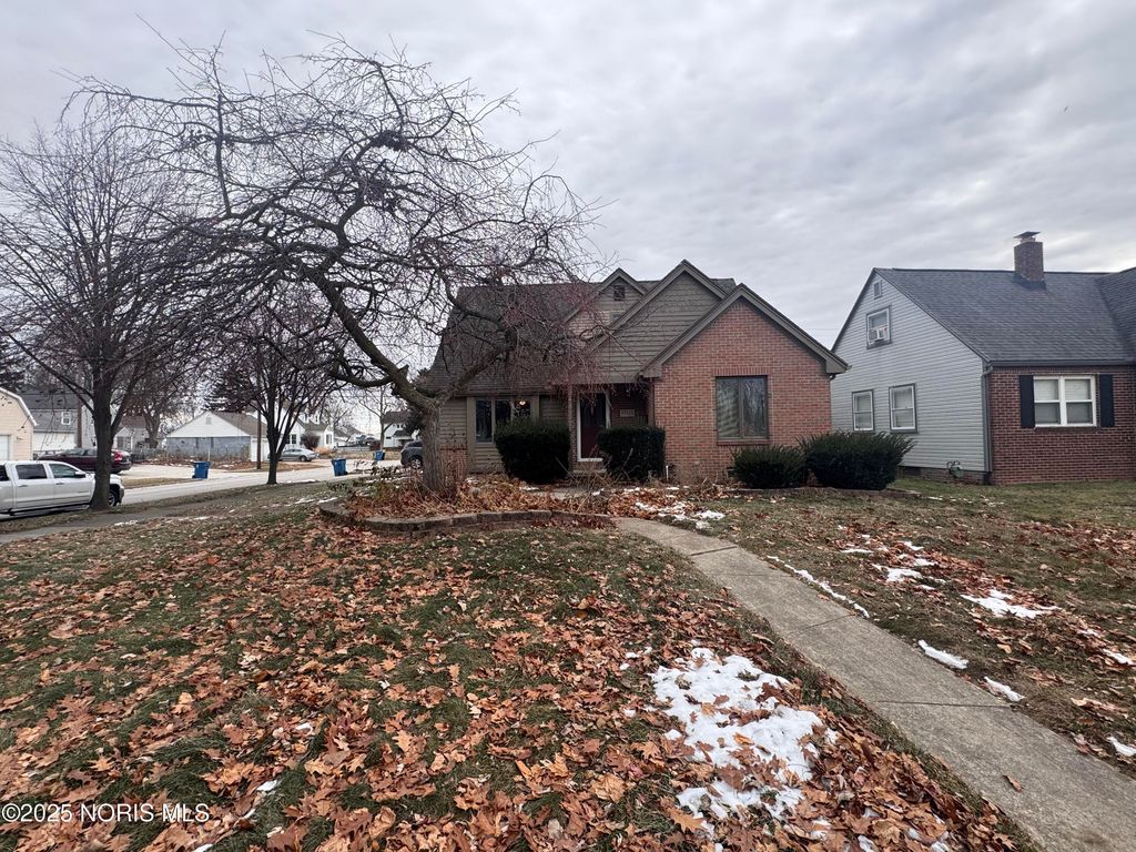 1703 Glenross Boulevard, Oregon, OH 43616