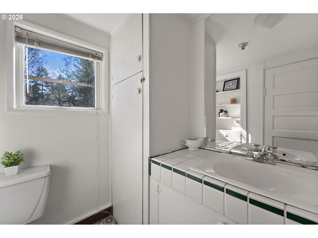 7738 Sw 31ST Ave, Portland, OR 97219