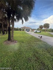 2831 32nd AVE SE, Naples, FL 34117