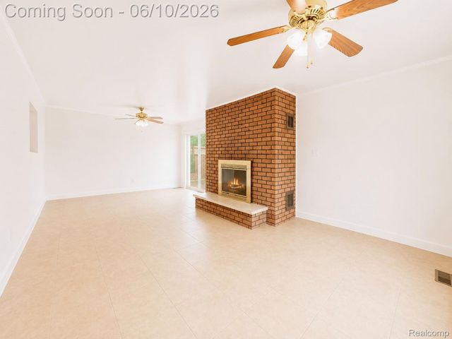 22111 LOGUE Avenue, Warren, MI 48091