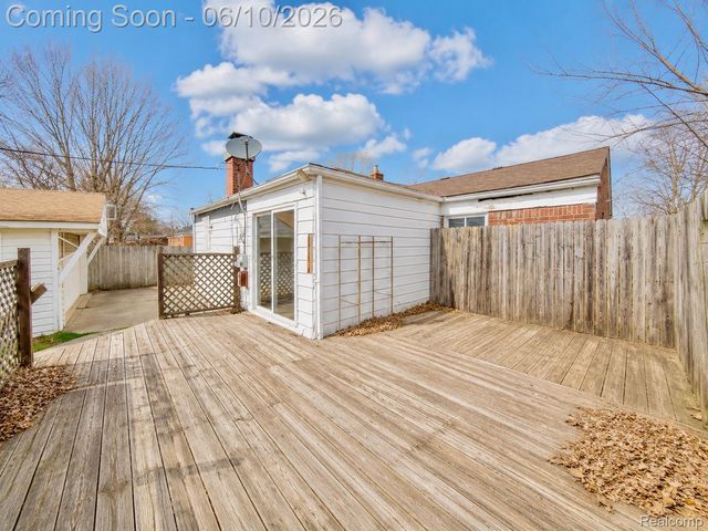 22111 LOGUE Avenue, Warren, MI 48091