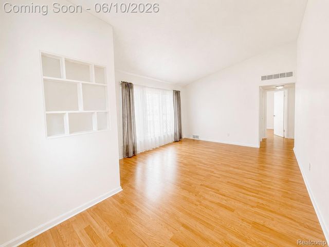 22111 LOGUE Avenue, Warren, MI 48091