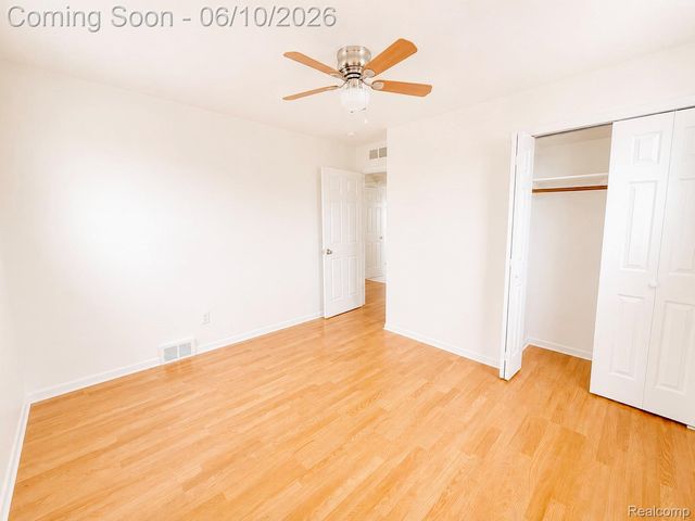22111 LOGUE Avenue, Warren, MI 48091