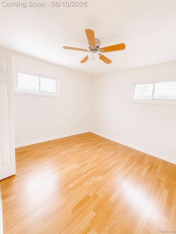 22111 LOGUE Avenue, Warren, MI 48091