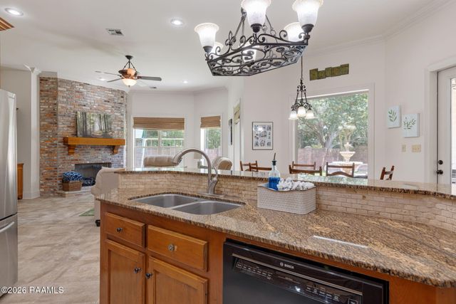 107 Woodbridge Drive, Lafayette, LA 70508