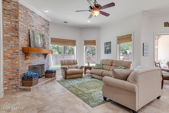 107 Woodbridge Drive, Lafayette, LA 70508