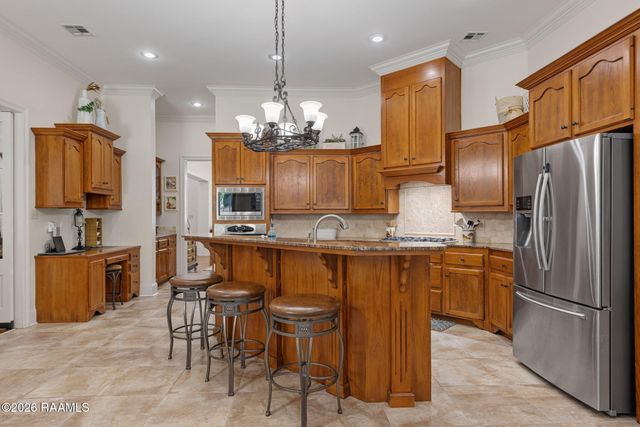 107 Woodbridge Drive, Lafayette, LA 70508