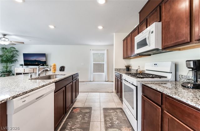 6631 Frosted Harvest Avenue, Las Vegas, NV 89108