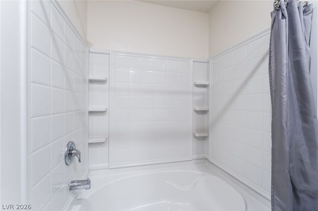 6631 Frosted Harvest Avenue, Las Vegas, NV 89108