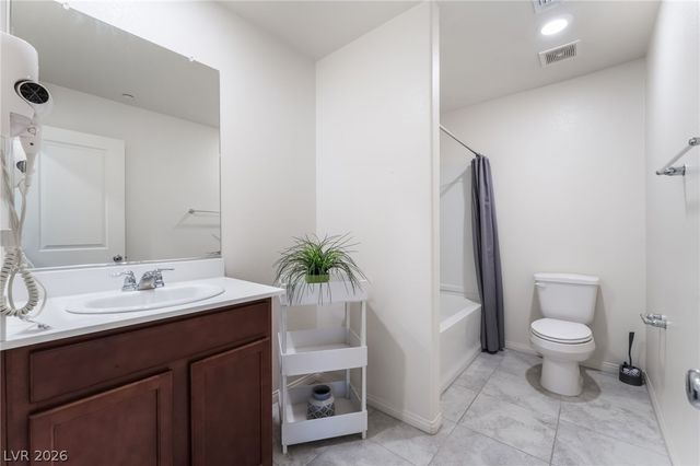 6631 Frosted Harvest Avenue, Las Vegas, NV 89108