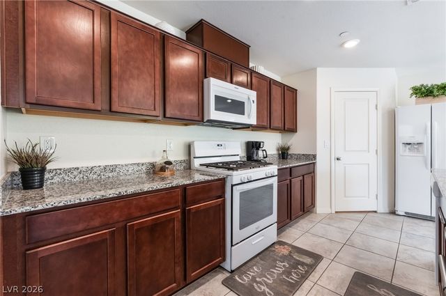 6631 Frosted Harvest Avenue, Las Vegas, NV 89108