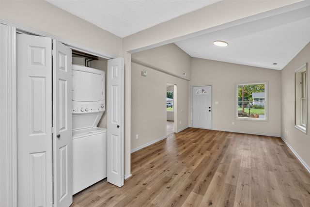 2819 E 37th Street, Des Moines, IA 50317