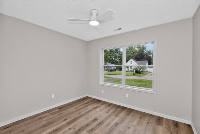 2819 E 37th Street, Des Moines, IA 50317