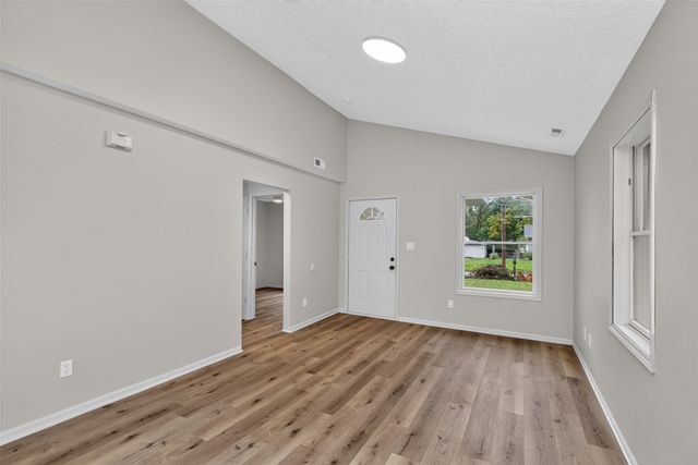 2819 E 37th Street, Des Moines, IA 50317