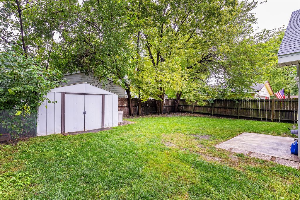 2819 E 37th Street, Des Moines, IA 50317