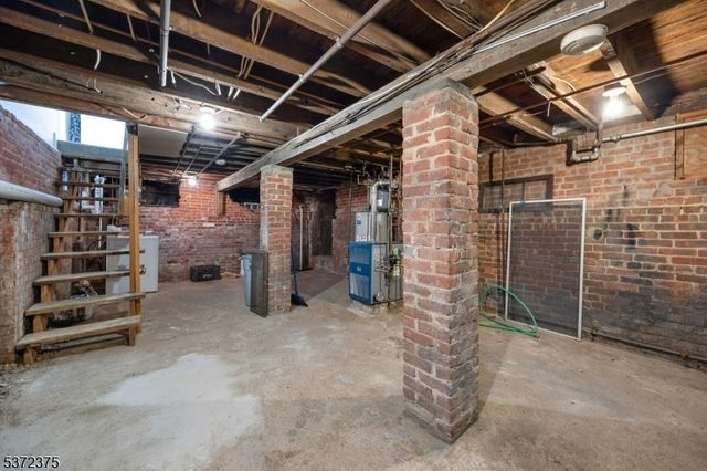 250 Woodcliff Ave, Little Falls Twp., NJ 07424