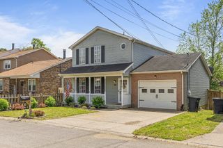 110 Edgehill Ln, Hendersonville, TN 37075