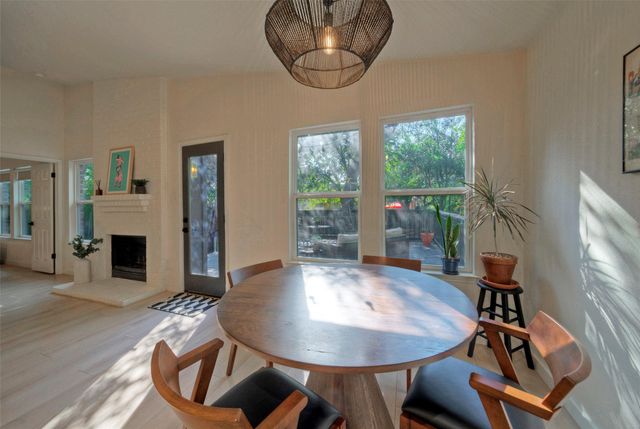 8406 Los Ranchos DR, Austin, TX 78749