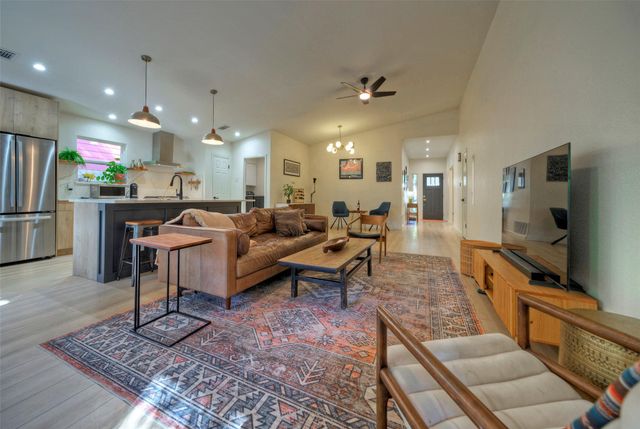 8406 Los Ranchos DR, Austin, TX 78749