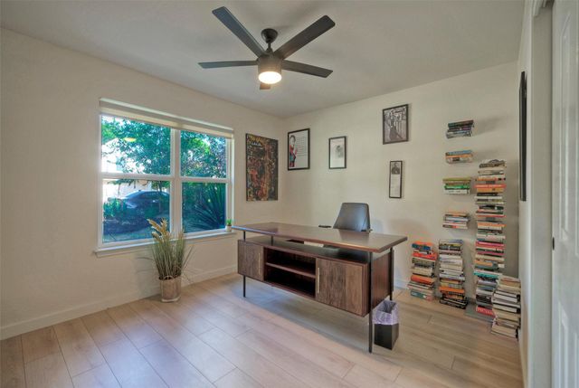 8406 Los Ranchos DR, Austin, TX 78749