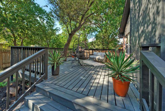 8406 Los Ranchos DR, Austin, TX 78749