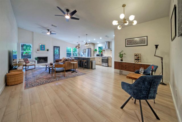 8406 Los Ranchos DR, Austin, TX 78749