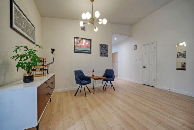 8406 Los Ranchos DR, Austin, TX 78749