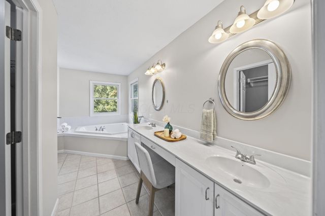 867 Wallace Drive, Delaware, OH 43015