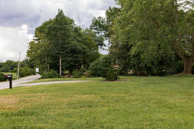 1055 Duncan Road, Frankfort, KY 40601