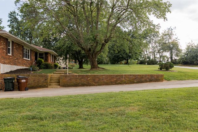 1055 Duncan Road, Frankfort, KY 40601