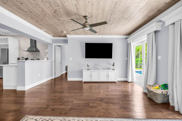 249 SE 3RD Avenue, Pompano Beach, FL 33060