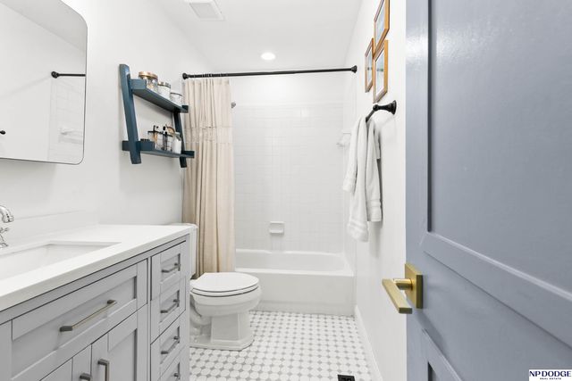 12742 Fowler Circle, Omaha, NE 68164