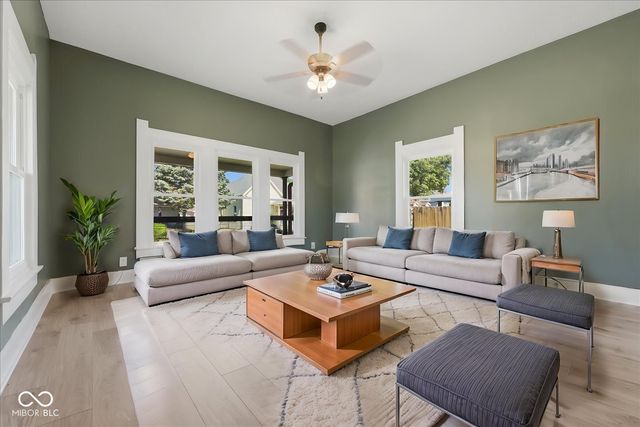880 S Tompkins Street S, Shelbyville, IN 46176