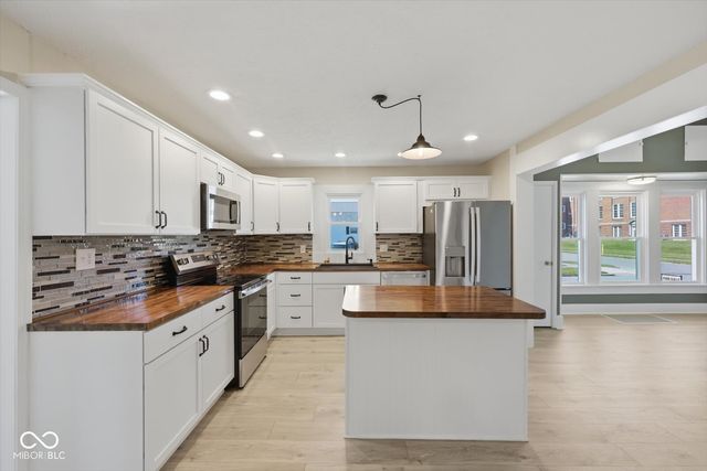 880 S Tompkins Street S, Shelbyville, IN 46176