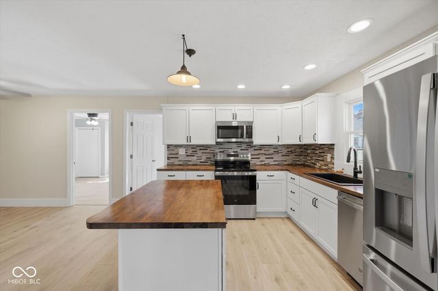 880 S Tompkins Street S, Shelbyville, IN 46176