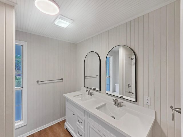 381 County Road 4390, Hillister, TX 77624