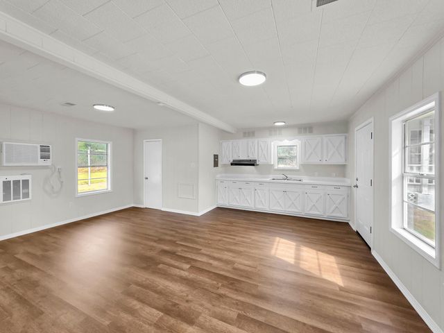 381 County Road 4390, Hillister, TX 77624