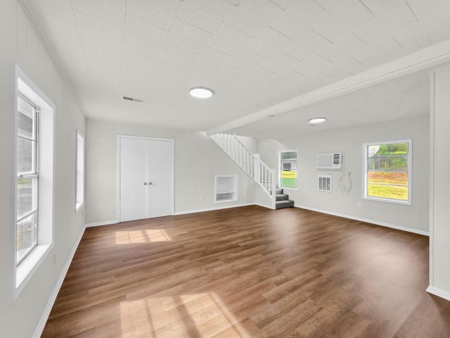 381 County Road 4390, Hillister, TX 77624