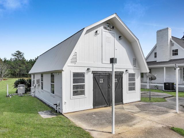 381 County Road 4390, Hillister, TX 77624