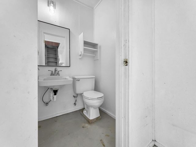 381 County Road 4390, Hillister, TX 77624