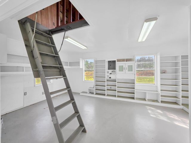 381 County Road 4390, Hillister, TX 77624