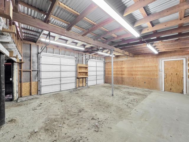 381 County Road 4390, Hillister, TX 77624